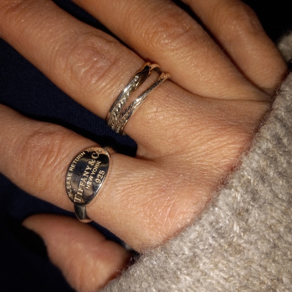 Tiffany & Co. Jewelry - Tiffany & Co. Return to Tiffany oval ring 7
